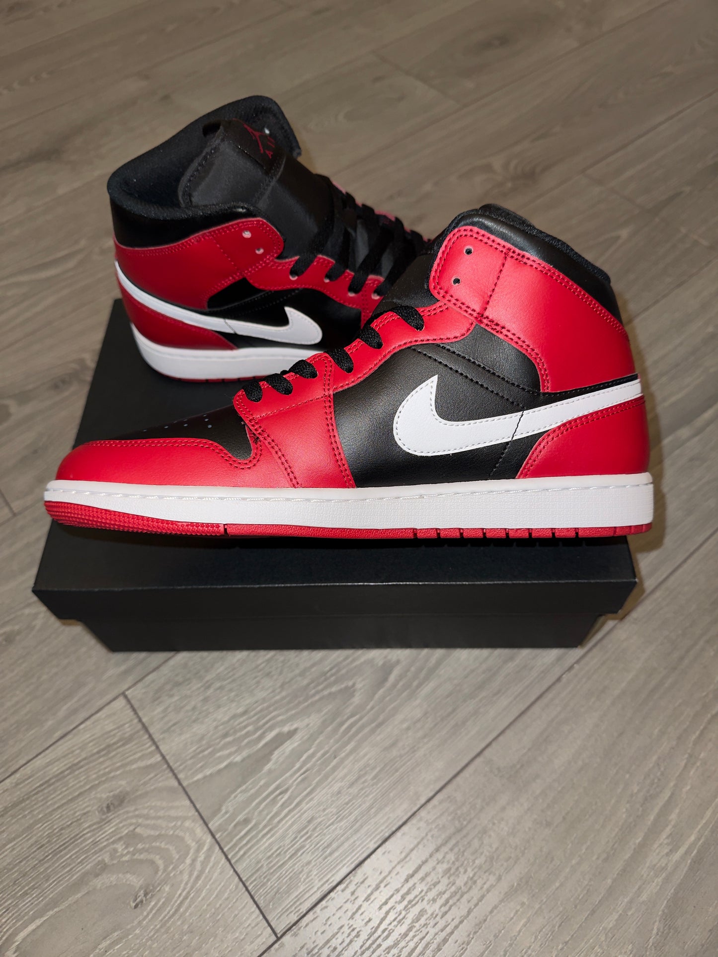 Nike Jordan 1s Mid